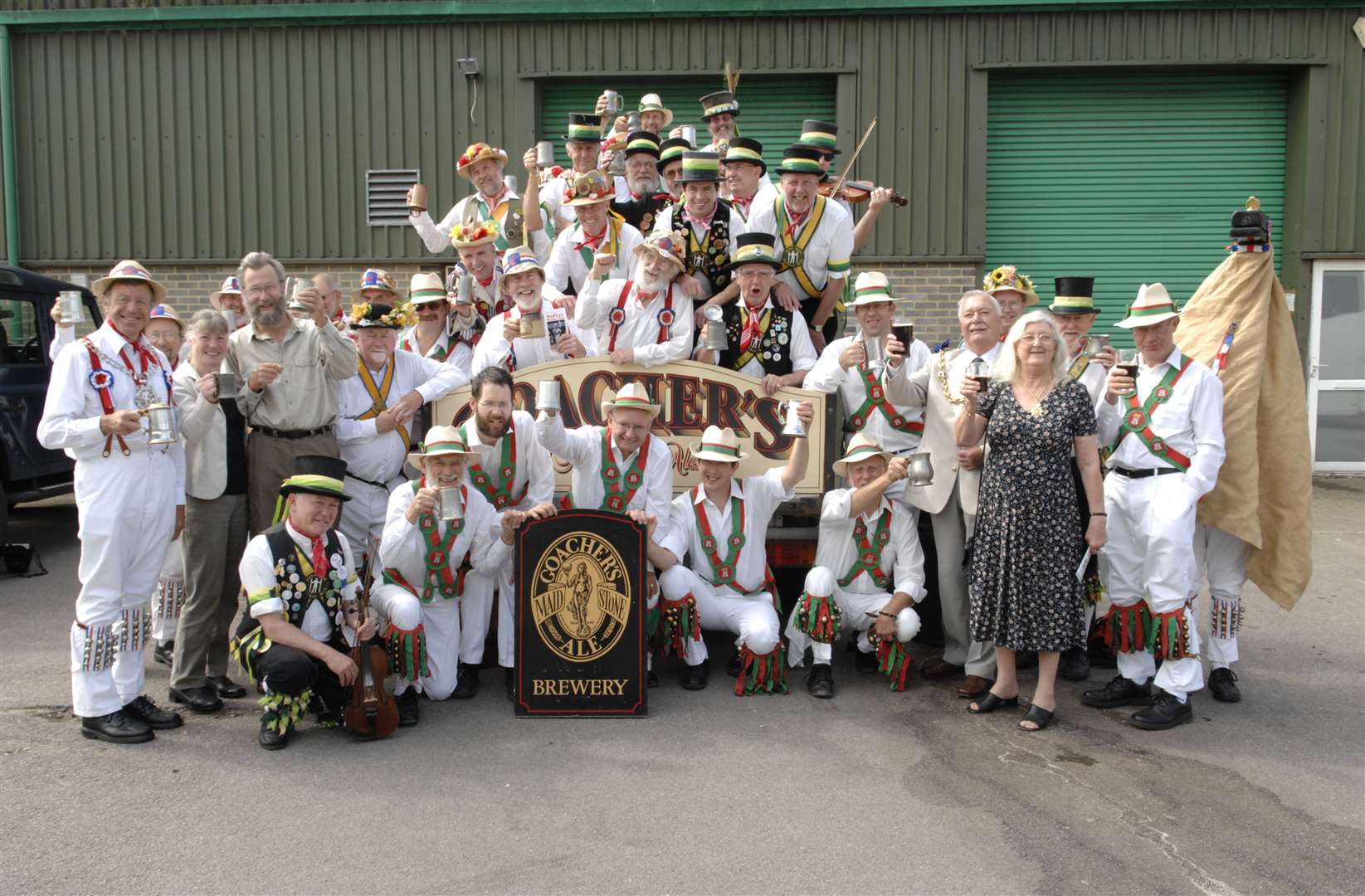 The Hartley Morris Men at Goachers Brewery in Tovil as part of their summer tour 2009