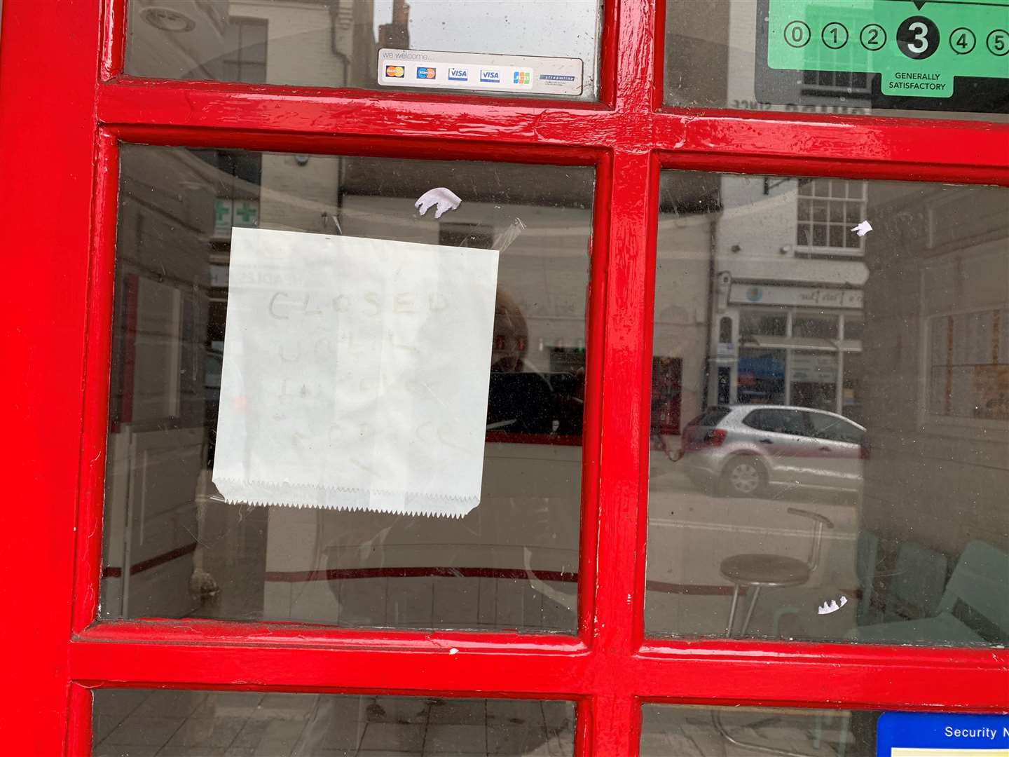 A sign on the door or Chop Chop in Canterbury says 'closed until further notice'