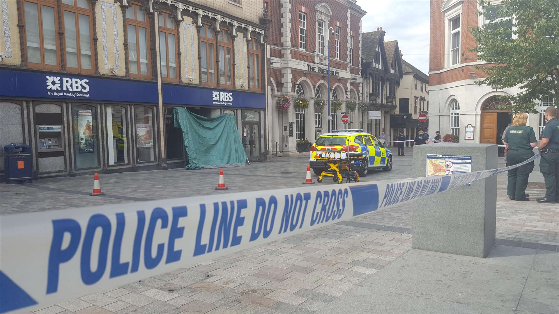 Police cordon outside RBS in Jubilee Square Maidstone after a homeless man was found dead