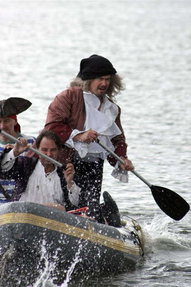 Sheppey Pirates landing, to attack the children on the shore.