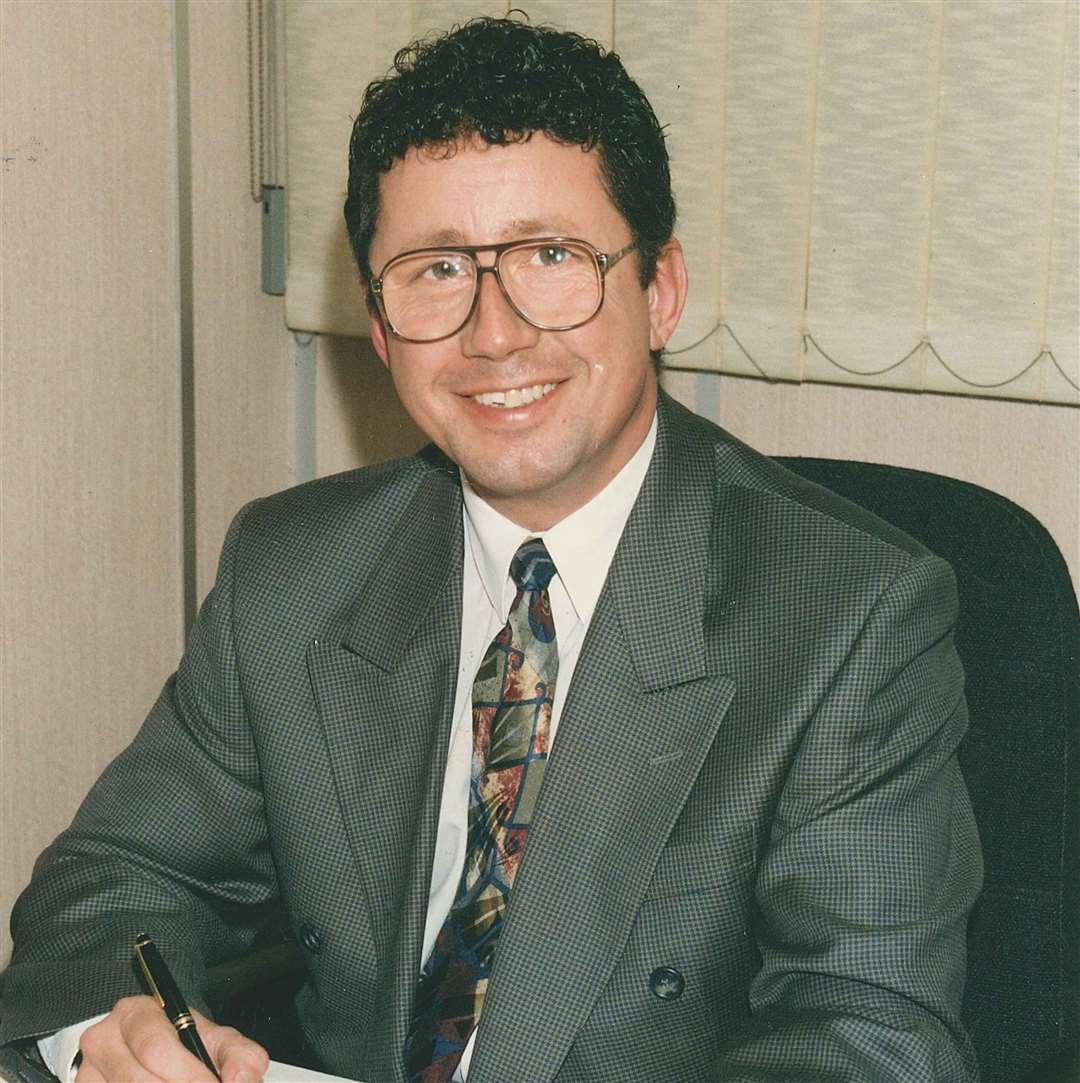 Paul Scally pictured in 1995 after taking charge at Priestfield Stadium