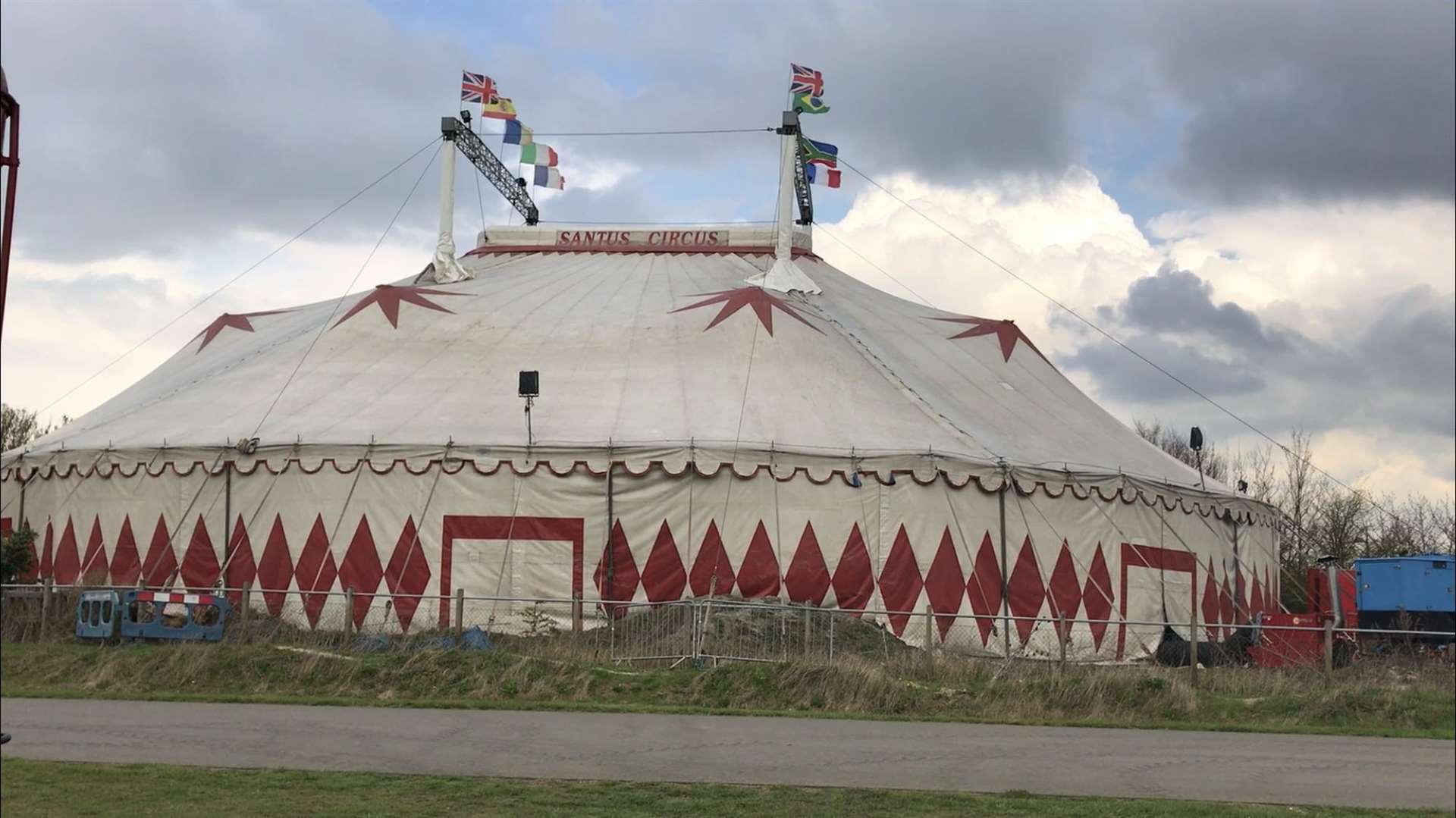 Santus Circus at the Cyclopark, Gravesend (8293088)