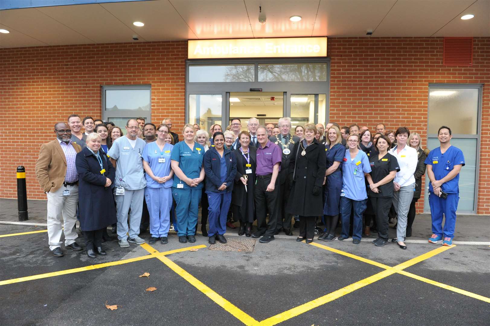 Medway Maritime Hospital, Gillingham..A&E ribbon cutting with Lesley Dwyer..Everyone..Picture: Steve Crispe. (5534109)