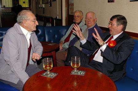 Defence secretary Bob Ainsworth talking to veterans at the Glentworth Club