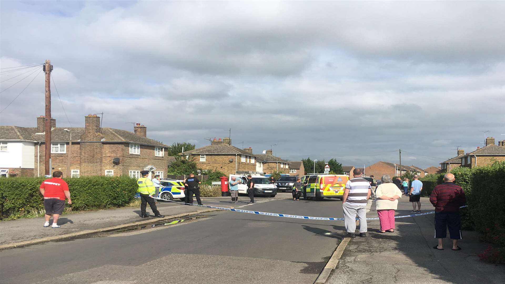 Police cordon off First Avenue, Sheerness