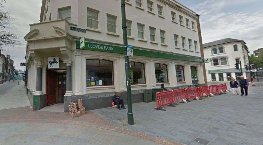 The robbery happened at an ATM at Lloyds bank in Chatham