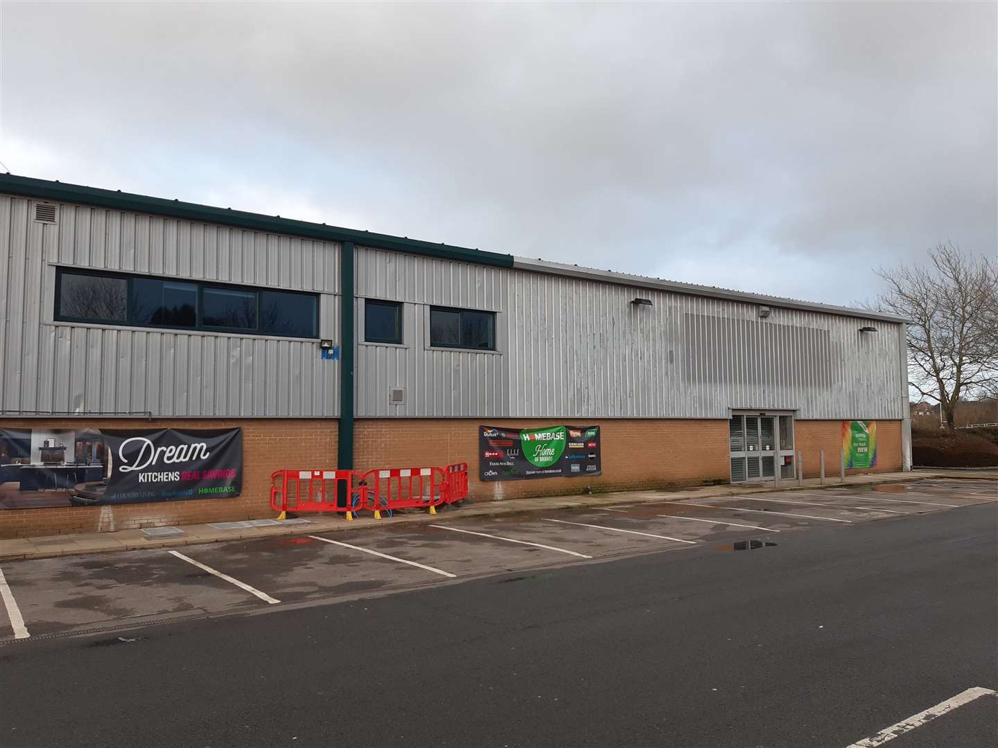 The former Halfords store which Home Bargains had been eyeing up