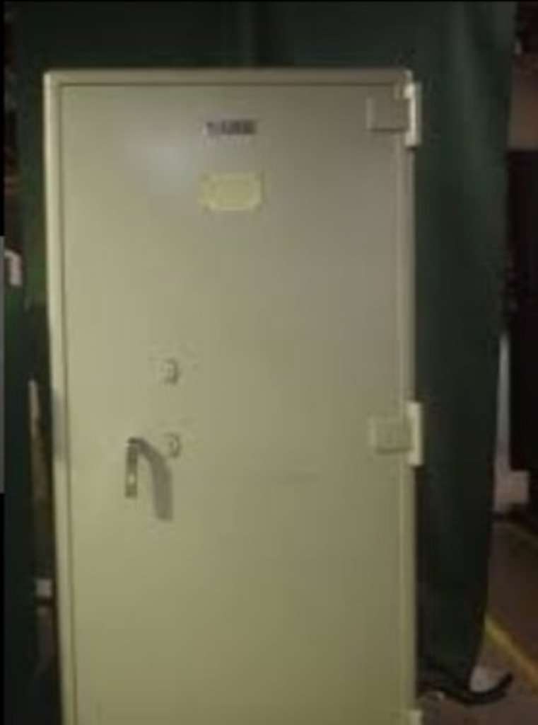 The safe is described as a heavy duty cabinet. A picture of a similar cabinet.