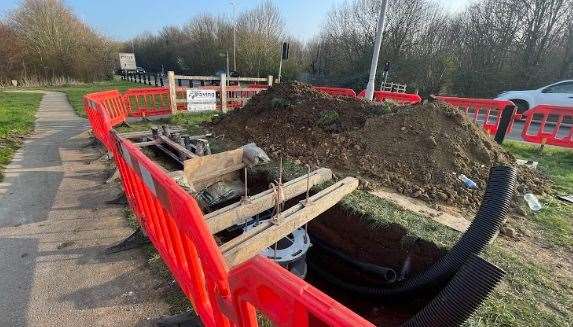 Work has begun on the 5G mast between the Jenny Wren pub and Staplehurst Road, The Meads