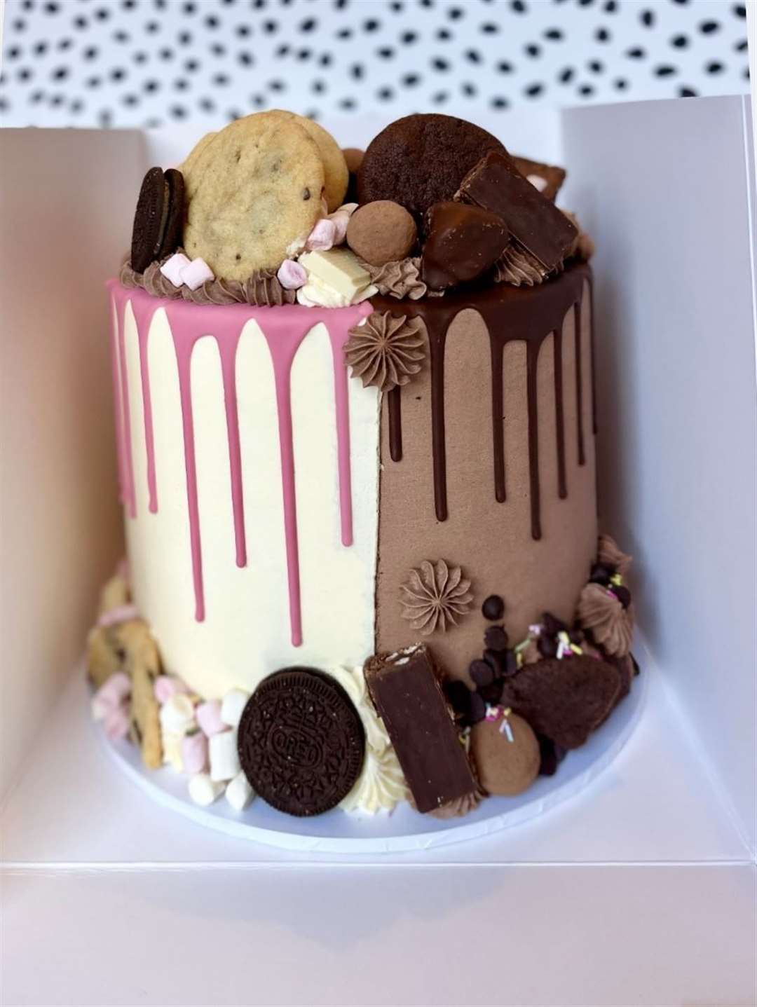 Flo's Vegan Cakes in Maidstone offers a range of cakes, cupcakes and shareboxes
