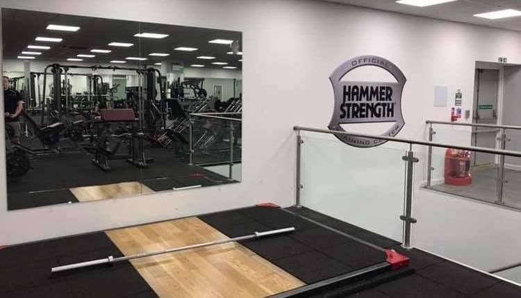 Hammer Strength has been building athletes for more than 25 years. Not just elite athletes, but those with the focus and determination to want to train like one.
