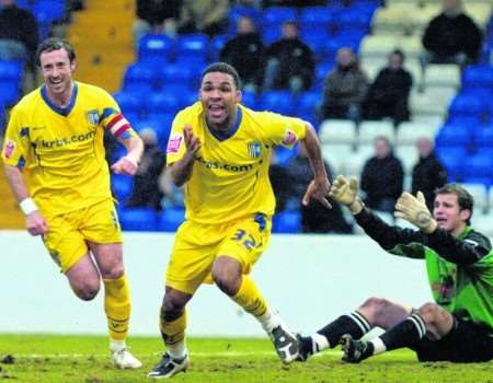 Andy Barcham wheels away after grabbing the winner. Picture: Matthew Walker