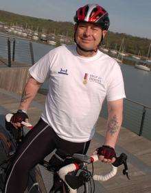 Steve Craddock riding across France for Help for Heroes