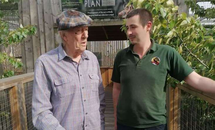 Michael Gambon visiting the Fenn Bell Inn's zoo in 2022