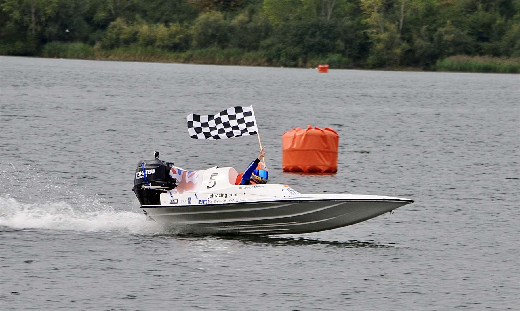 Kent teenager George Elmore secured the 2021 Circuit Powerboat Association GT30 British Championship gold medal