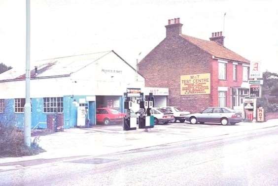 The old Pearce and Batt Garage taken from the A2, was where the Texaco petrol station is now, taken around 1991