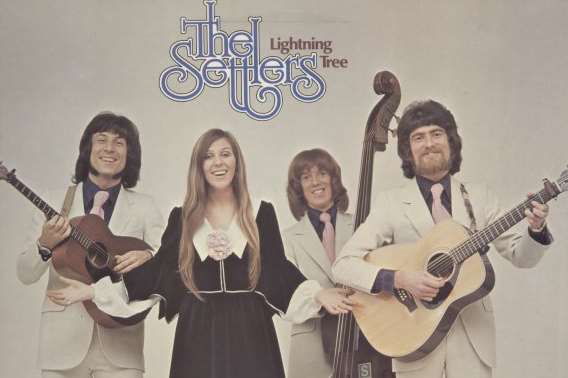 The Lightning tree by The Settlers featuring Cindy Kent