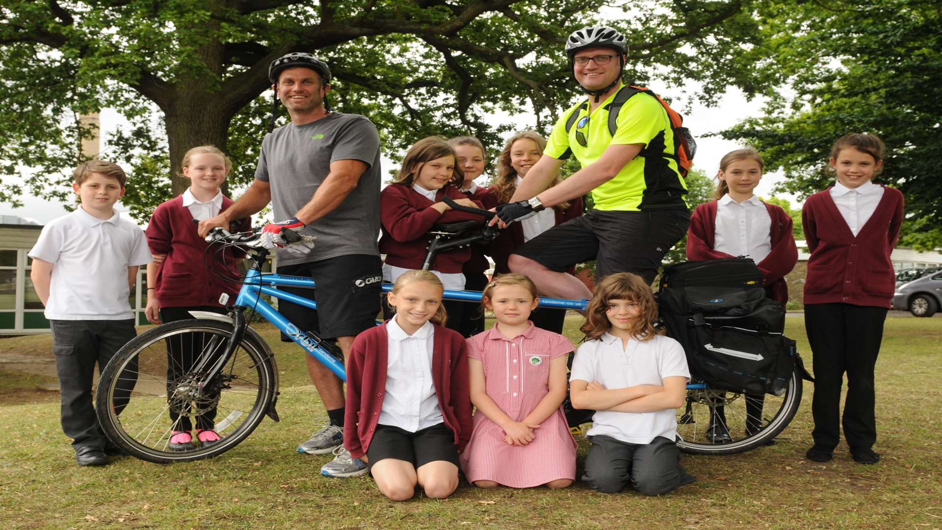 Parkwood Junior school, Deanwood Drive, Rainham. Richard Parkinson and head techer Alex Moir are cycling from John O'Groats to Landsend