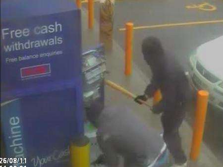 Robbers target cashpoint at A2, Cobham