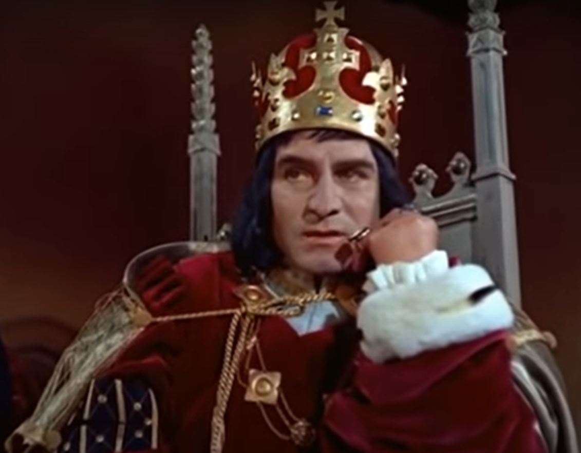 Sir Laurence Olivier playing King Richard lll in the 1955 film