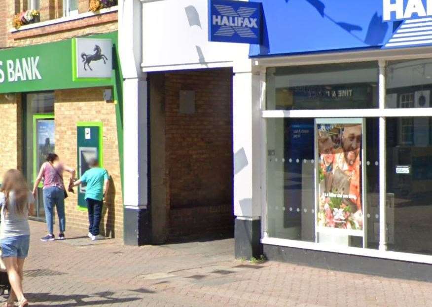 The man was stabbed in an alleyway off Dartford's High Street, between the Lloyds and Halifax banks. Picture: Google