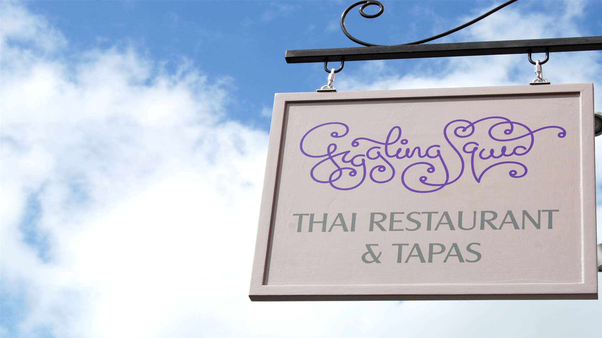 The Giggling Squid restaurant has chains in Sevenoaks and Tunbridge Wells