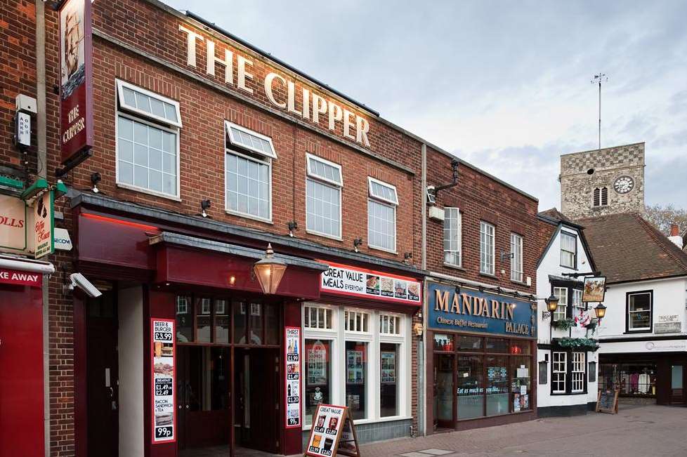 The Clipper pub in Dartford High Street