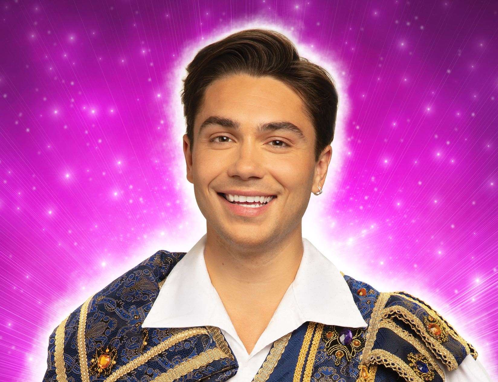 Get your £5 discount on tickets to the Orchard Theatre panto starring George Shelley