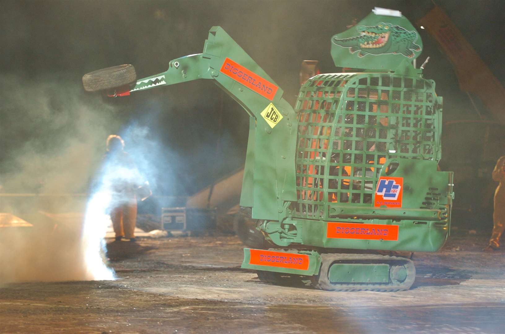 Diggerland's Robot Wars, 2005. Photo by Barry Goodwin