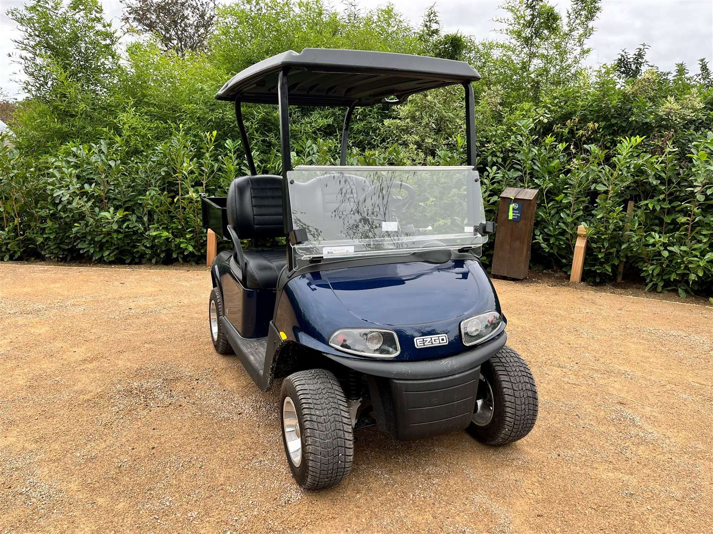 The electric golf buggy we had use of during our stay