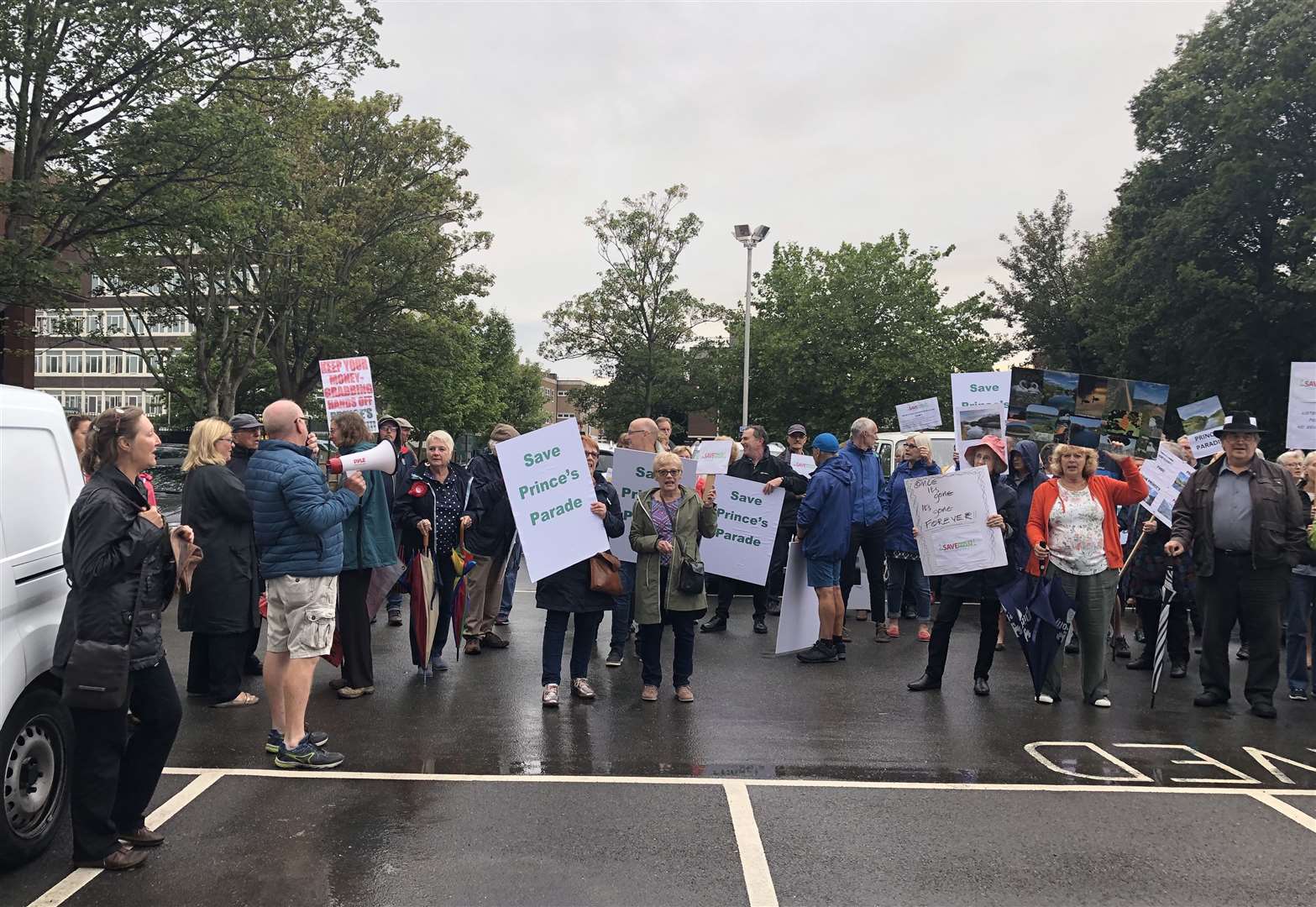 Protesters against the Princes Parade scheme gathered outside Folkestone and Hythe District Council