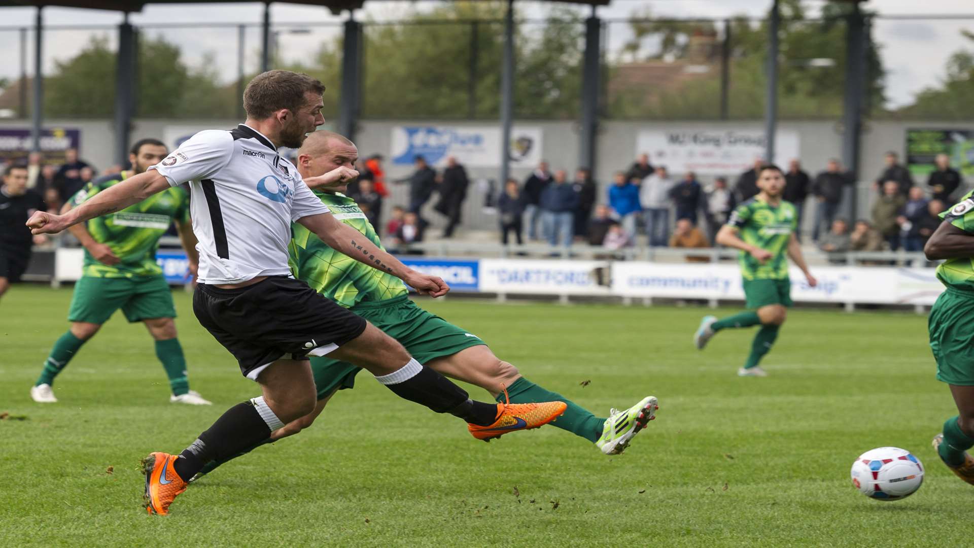 Ryan Hayes gets a cross in against Hemel Hempstead Picture: Andy Payton