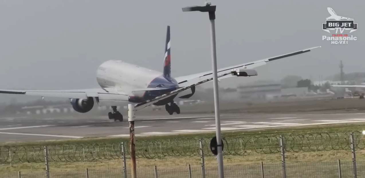 A flight touching down at Heathrow amid Storm Eunice (Big Jet TV/PA)