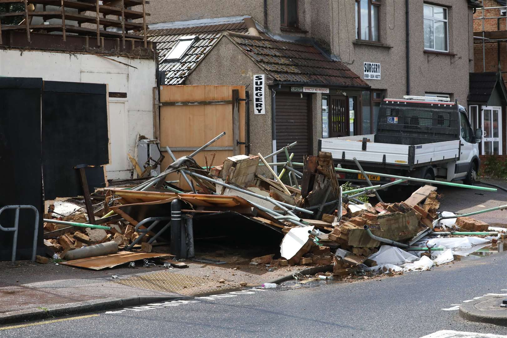 A man was taken to hospital after the building collapsed in Welling. Image from UKNIP