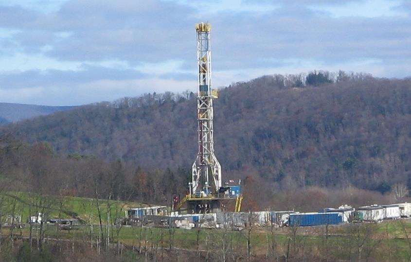 Marcellus Shale Gas Drilling TowerMarcellus Shale Gas Drilling Tower, Wikimedia by Ruhrfisch (4915975)