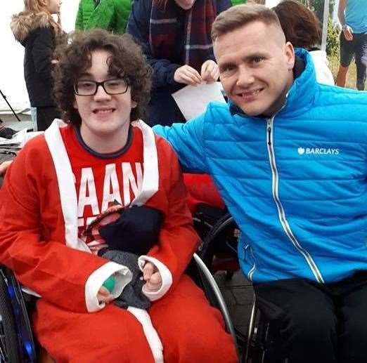 Owen raced alongside paralympian David Weir at Superhero Series Winterwonderwheelz in 2018