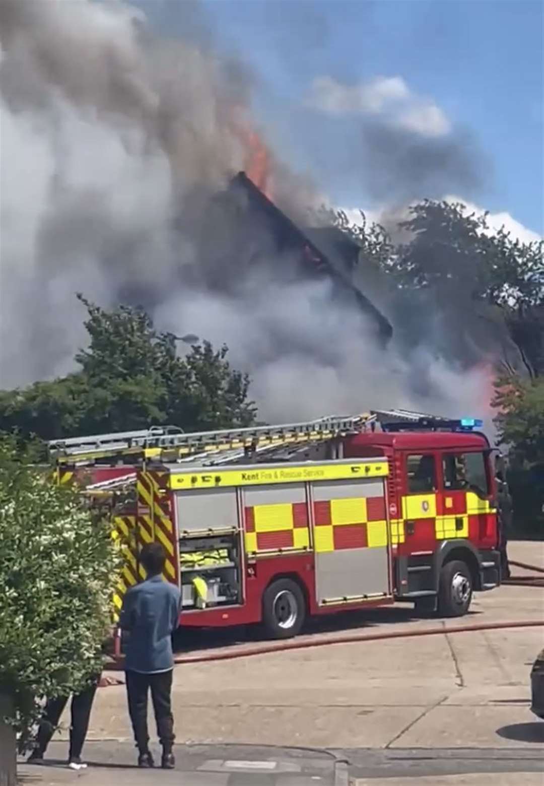 Crews battling the blaze in Gravesend. Image: @tendaikwari