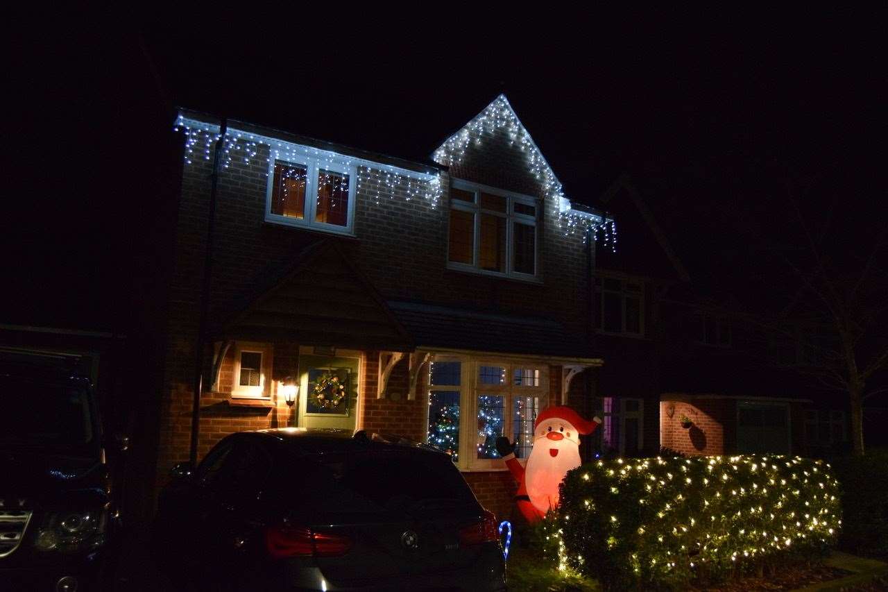 Residents of Sutton Woods estate in Maidstone, off Sutton Road, next to Morrisons, held their very own Christmas light switch on on December 5, 2020. (43451067)