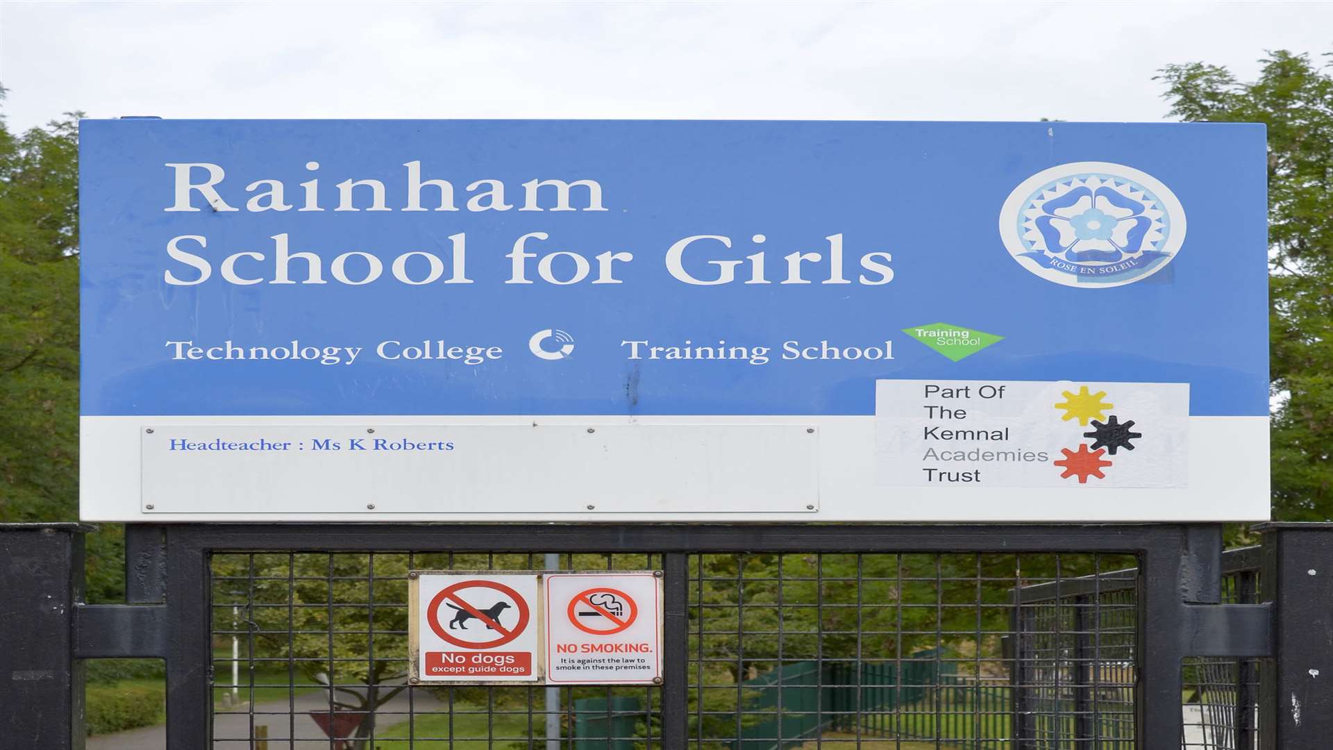 Rainham School for Girls in Derwent Way