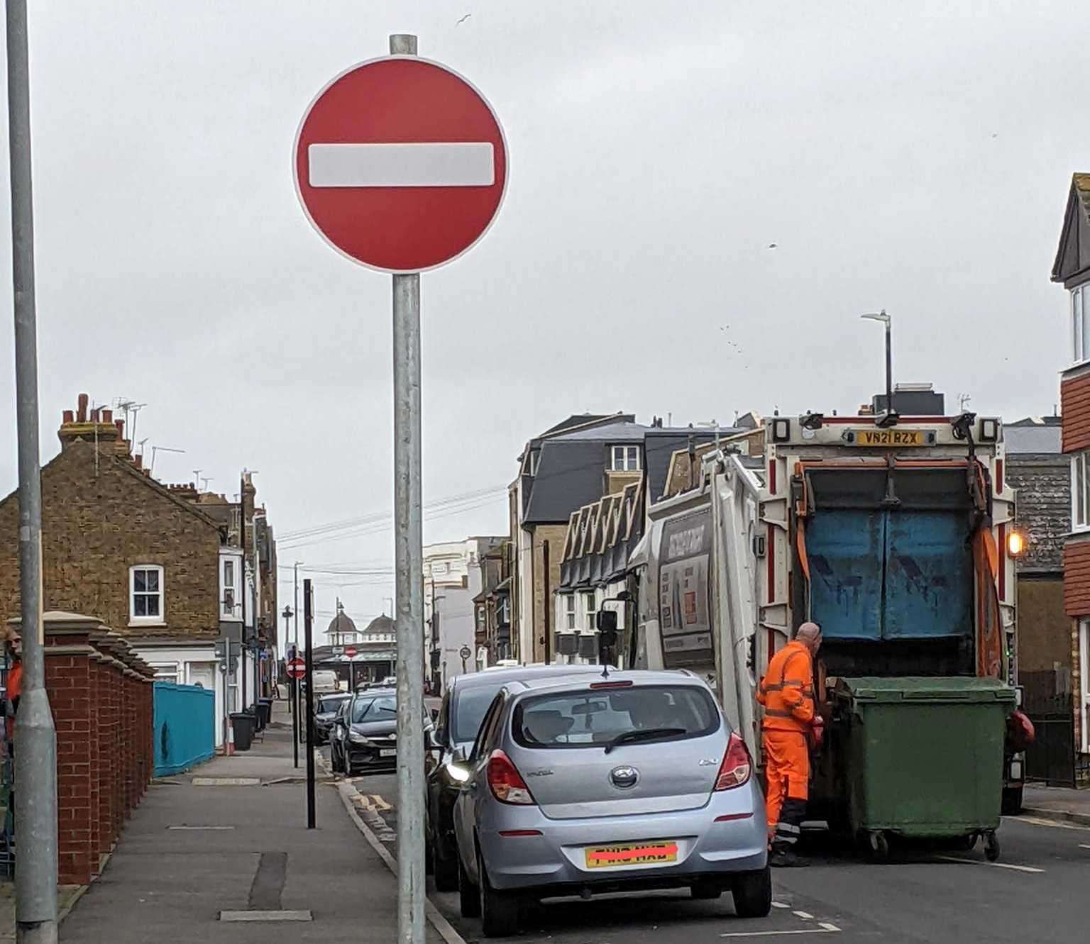 A bin lorry has been pictured travelling the wrong way down Richmond Street in Herne Bay which has just become one-way