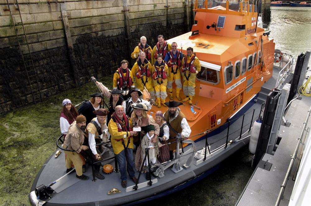 Sheppey Pirates donated £600 to Sheerness Lifeboat