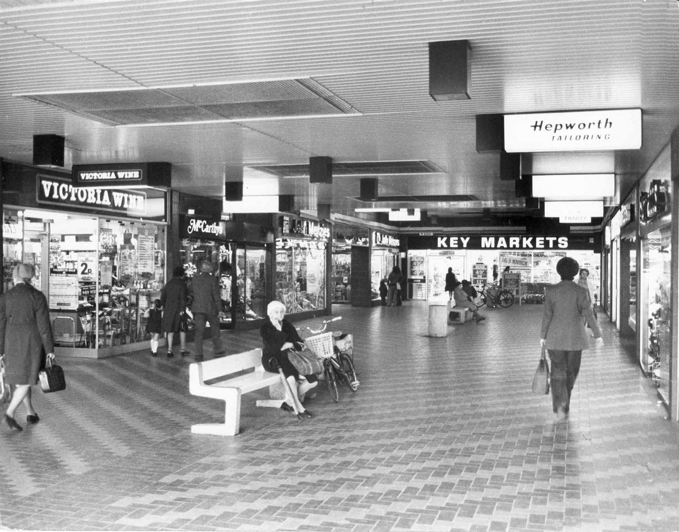 Inside the Forum shopping centre in September 1989