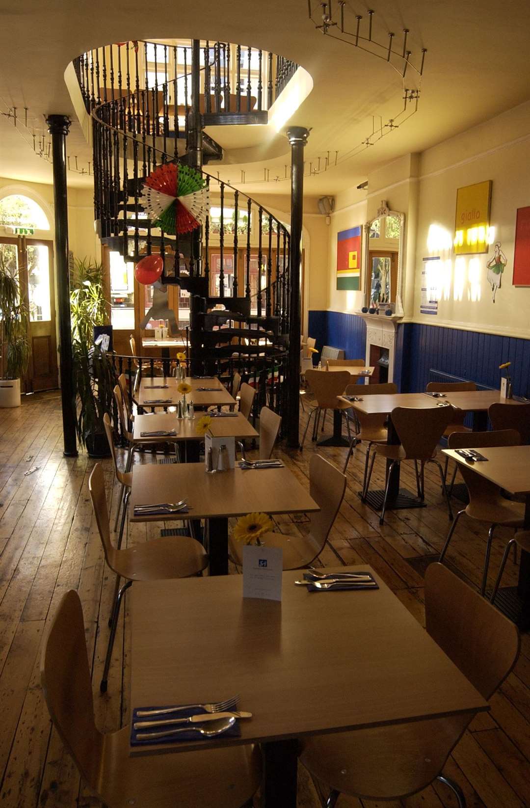 Inside Simply Italian, Northgate, Rochester High Street