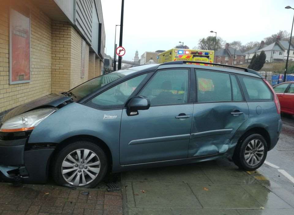 The Citroen Picasso crashed into Halfords' Chatham store. Pic @der_bluthund