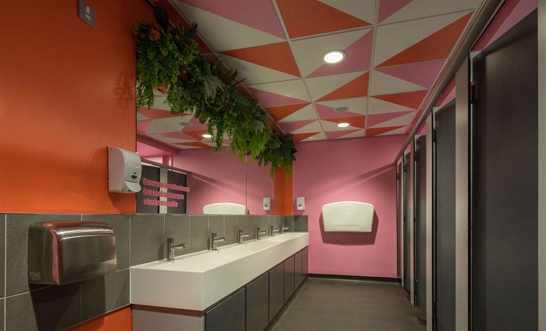 Dreamland's bathrooms are now decorated in bright colours for your selfies