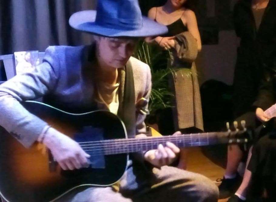 Pete Doherty performing at Rosslyn Court