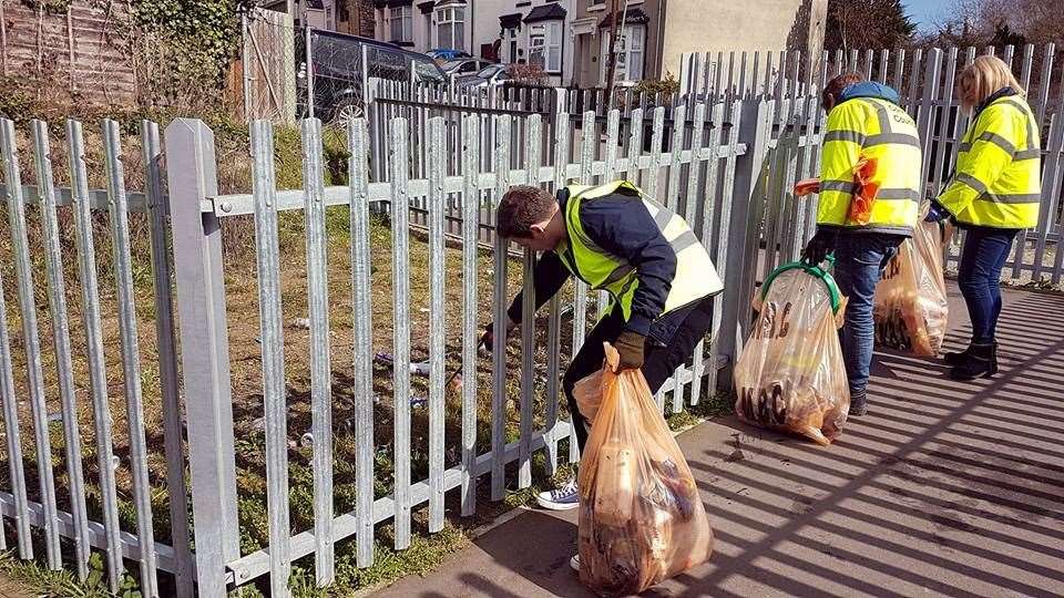 Do you know a litter picking hero?