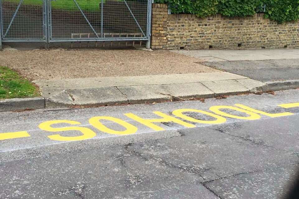 Oops! The spelling error was spotted outside Istead Rise Primary School. Picture: @Kent_999s