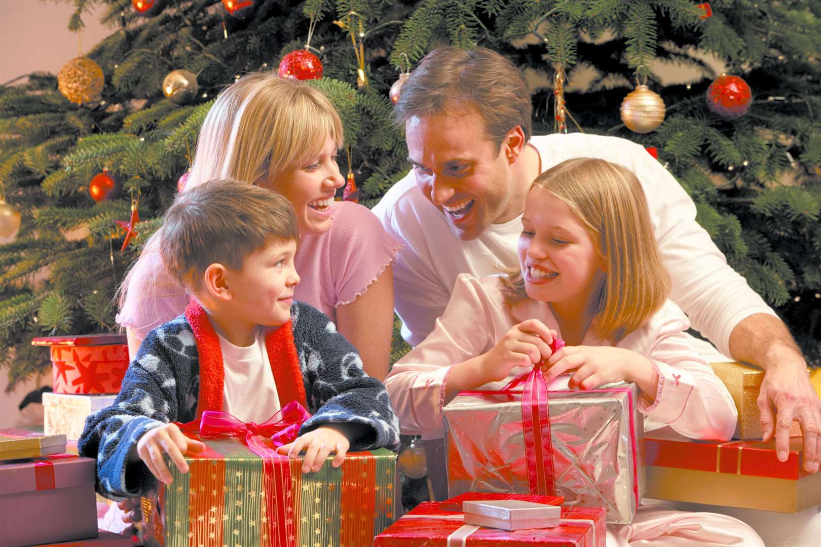 Help people find the perfect gifts for their family and friends