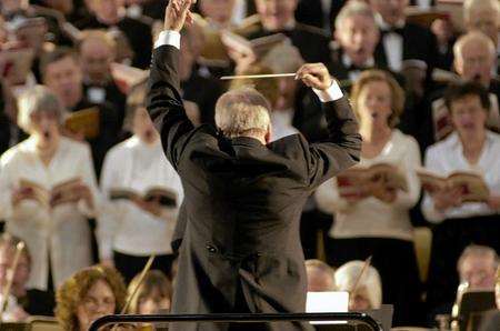 Mark Deller conducts the Ashford Choral Society &amp; Orchestra